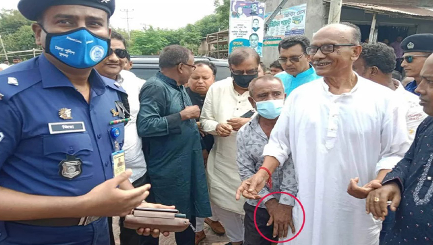 খুলনায় প্রতিমন্ত্রীর অনুষ্ঠানে ১৫ মিনিটে ৬ জনের পকেটমার