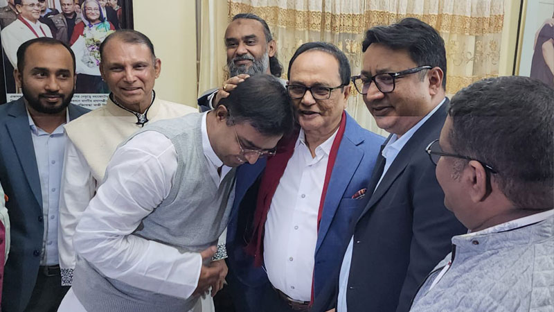 কাজী ফিরোজ রশীদের দোয়া নিলেন সাঈদ খোকন