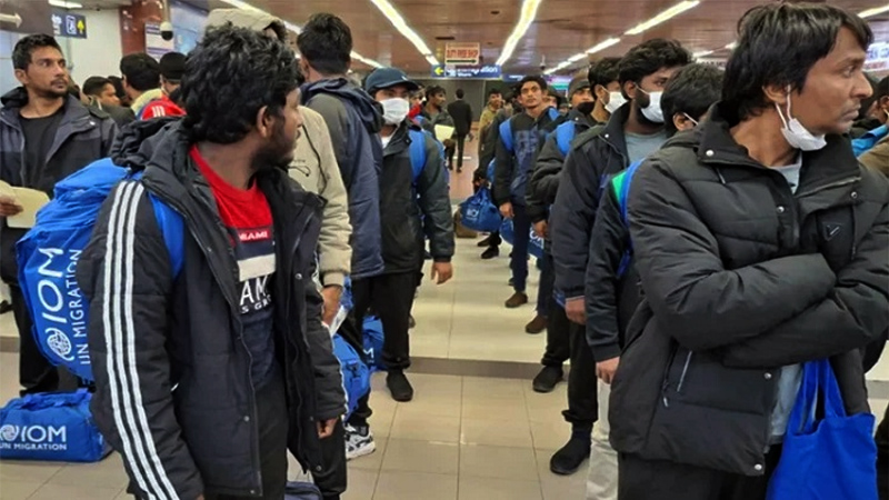 লিবিয়া থেকে দেশে ফিরেছেন আরো ১৬৫ বাংলাদেশি