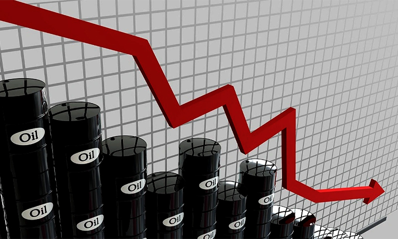 বৈশ্বিক বাজারে হঠাৎ করে কমছে তেলের দাম!