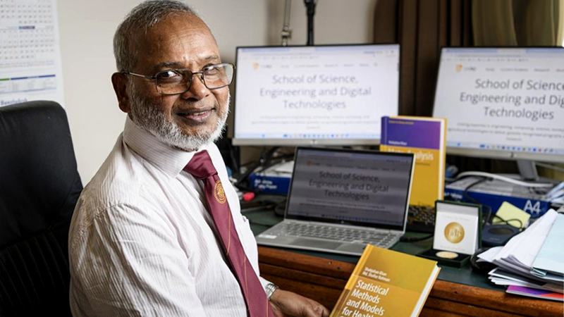 অস্ট্রেলিয়ার সর্বোচ্চ সম্মাননা পেলেন একজন বাংলাদেশি অধ্যাপক