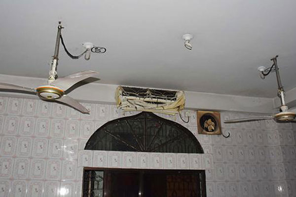ফতুল্লায় মসজিদের ৬টি এসিই বিস্ফোরিত হয়