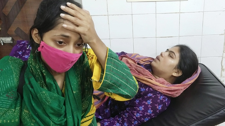 রিভা ও রাজিয়া ক্যাম্পাস ছাড়া, ইডেনে আনন্দ মিছিল