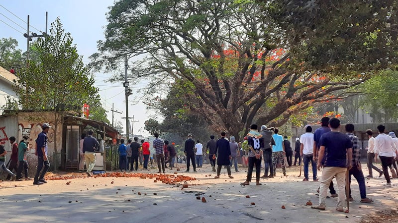 চবিতে সংঘর্ষ: দায়ীদের বিরুদ্ধে ব্যবস্থা নিতে বললেন শিক্ষামন্ত্রী