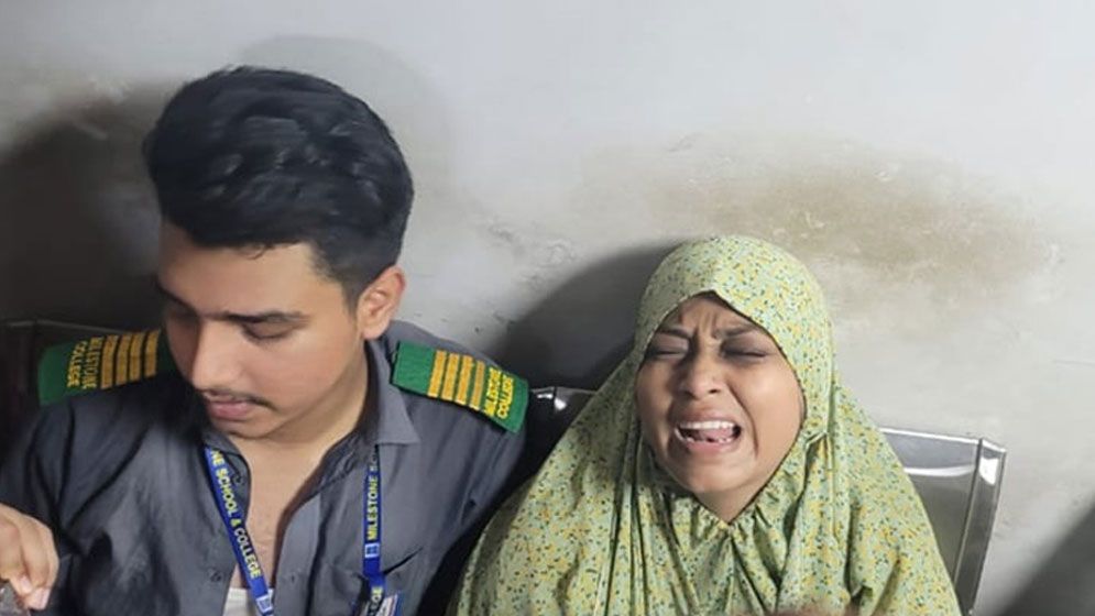 ‘আমার মেয়ের কষ্ট সহ্য করতে পারছি না’