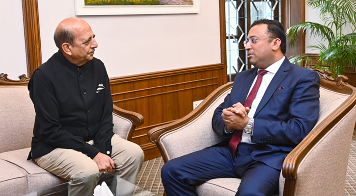 শেখ হাসিনা যেন ভারত থেকে রাজনৈতিক বক্তব্য দিতে না পারে, দিল্লিকে ঢাকার আহ্বান