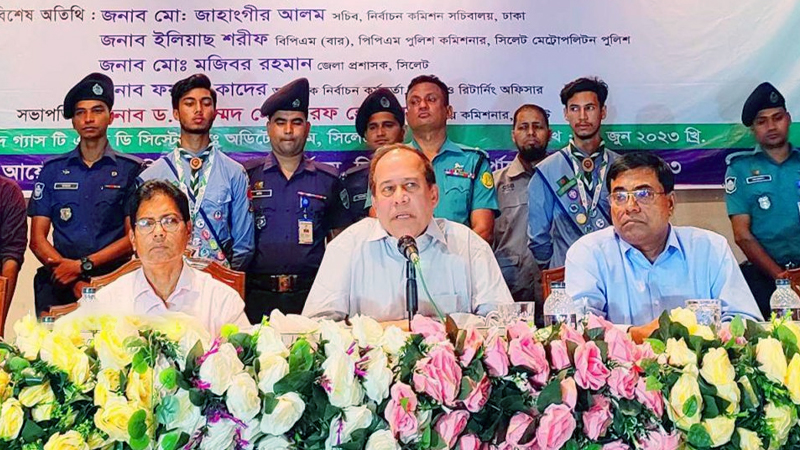 সঠিকভাবে ভোট দিতে না পারলে চিৎকার দেবেন: সিইসি