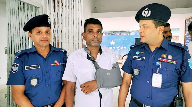 সাভারে ভয় দেখিয়ে চার লাখ টাকা আদায়, ভুয়া এসআই আটক