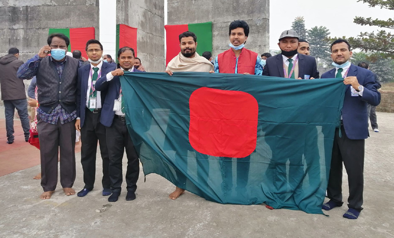 জাতীয় পতাকা বিকৃতি, ভিসি কলিমউল্লাহসহ ৯ শিক্ষক অভিযুক্ত