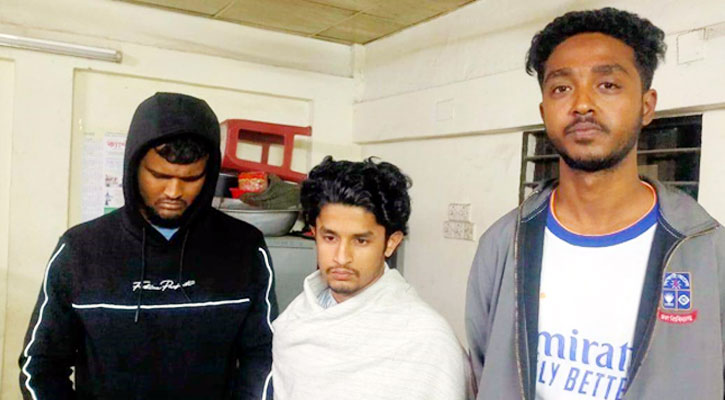 ট্রাক থামিয়ে ছিনতাই করা ঢাবির সেই ৩ ছাত্রকে সাময়িক বহিষ্কার