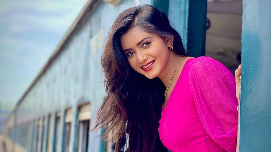 ডিবি কার্যালয়ে অভিনেত্রী তানজিন তিশা
