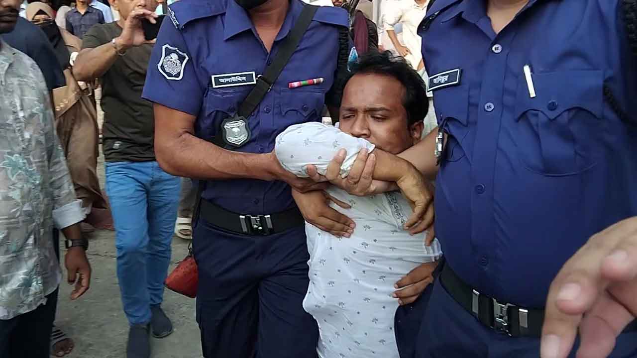 বিয়েতে ৫০ লাখ টাকা যৌতুক দাবি, সরকারি কর্মকর্তা বর আটক