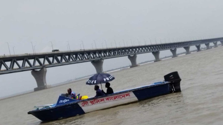 গভীর রাতে পদ্মা সেতু থেকে ঝাঁপ দিয়ে অটোরিকশাচালক নিখোঁজ