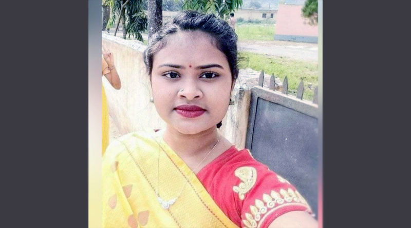 পরীক্ষা দিতে বের হয়ে জলাবদ্ধ সড়কে ডুবে কলেজছাত্রীর মৃত্যু