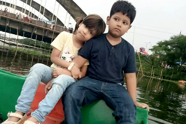 ডেঙ্গুতে এক সপ্তাহের মধ্যে ভাই-বোনের মৃত্যু!