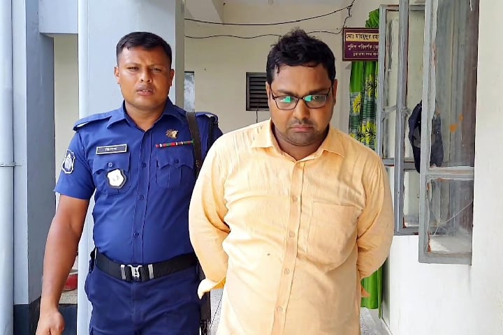 ছাত্রীকে শ্লীলতাহানির মামলায় সহকারী শিক্ষক কারাগারে