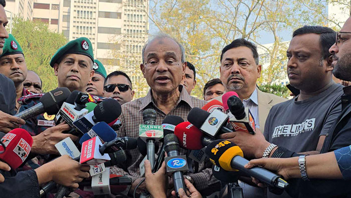 অপরাধ দমনে কারো গাফিলতি পেলে কঠোর ব্যবস্থা: স্বরাষ্ট্র উপদেষ্টা