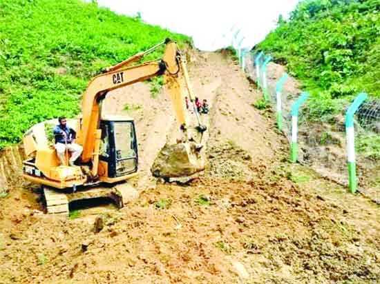 পাহাড় কেটে রোহিঙ্গা ক্যাম্প নির্মাণ টেকনাফে