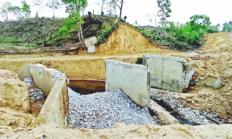 সরকারি ব্রিজ-কালভার্ট ভেঙে রড চুরি ঘটনা, তদন্ত করবে ডিবি