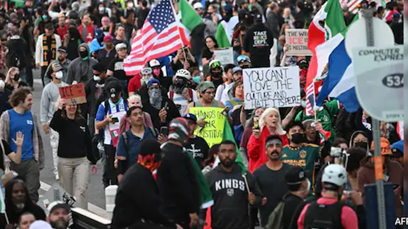 ট্রাম্পের অভিবাসন বিরোধী নীতি, হাজারো মানুষের বিক্ষোভে উত্তাল  মিনিয়াপলিস