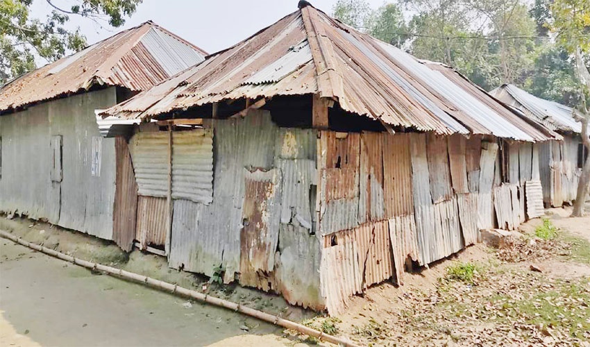 শতাধিক শিক্ষাপ্রতিষ্ঠানের নাজুক অবকাঠামো