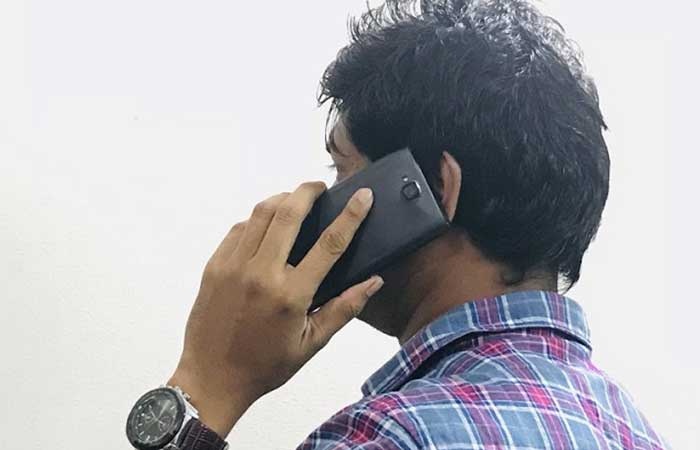 কোন কানে ফোন ধরা স্বাস্থ্যসম্মত