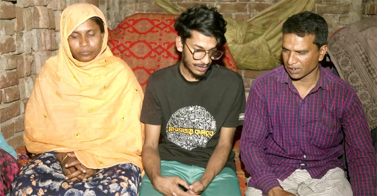 ছেলের মেডিকেলে ভর্তি নিয়ে দুশ্চিন্তায় রিকশাচালক বাবা