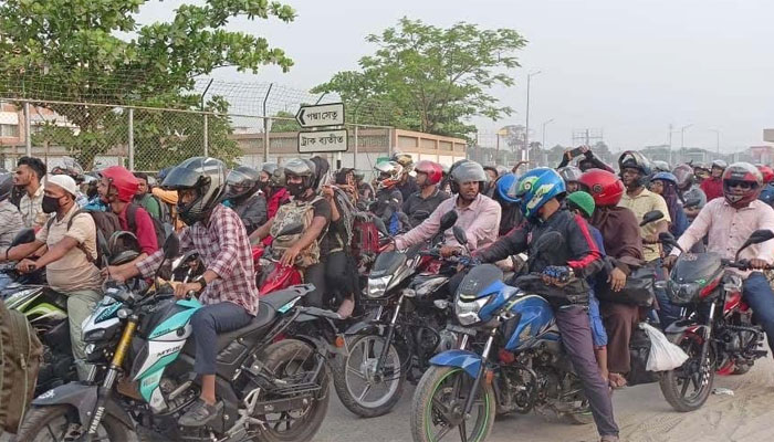 পদ্মা সেতু দিয়ে একদিনে ১২ হাজার মোটরসাইকেল পার