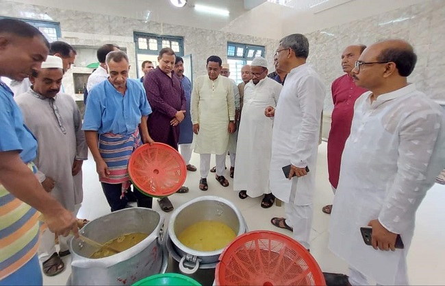 ঈদের দিন হাসপাতালের অব্যবস্থাপনা দেখে এমপির ক্ষোভ