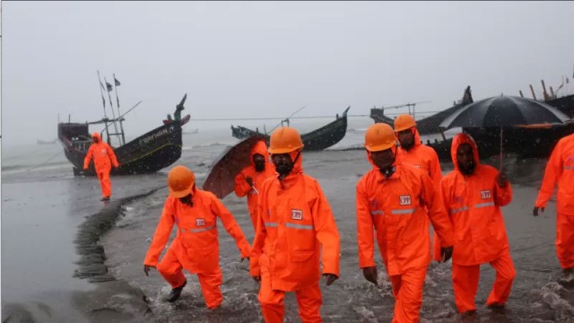 ঘূর্ণিঝড় মোখা মোকাবিলায় যেভাবে প্রস্তুতি নিচ্ছে বাংলাদেশ