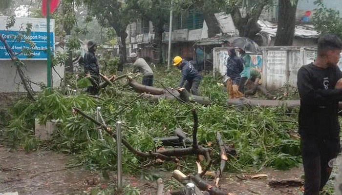 ধ্বংসস্তূপে ফের ঘুরে দাঁড়ানোর সংগ্রাম