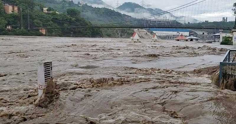 বৃষ্টি-বন্যায় বিপর্যস্ত ভারতের উত্তরাঞ্চল, মৃত্যু বেড়ে ১৪৫