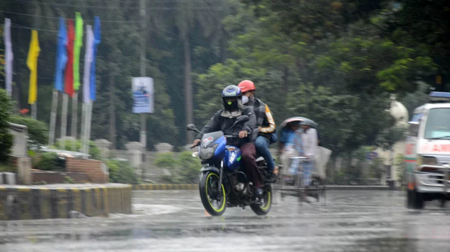 বুধবার থেকে কমতে পারে ভারী বৃষ্টিপাত