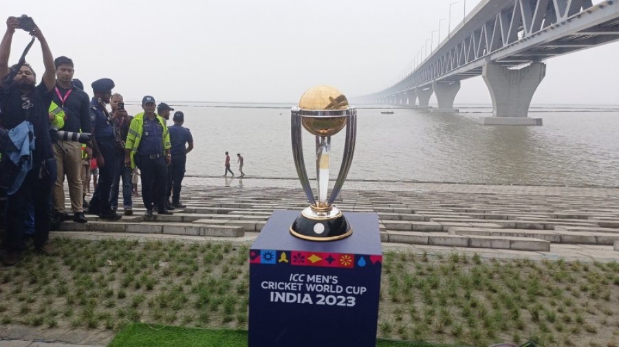 পদ্মা সেতুতে বিশ্বকাপ ট্রফি