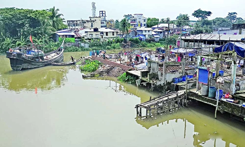 ইজারা সাত লাখে, লেনদেন আট কোটি টাকা