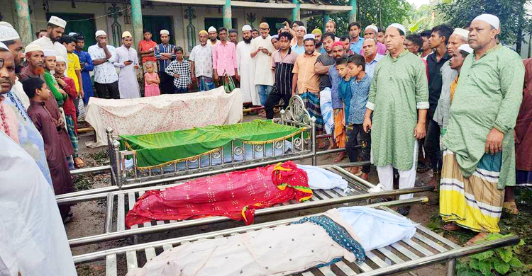 পাশাপাশি কবরে একই পরিবারের ৪ জনের দাফন