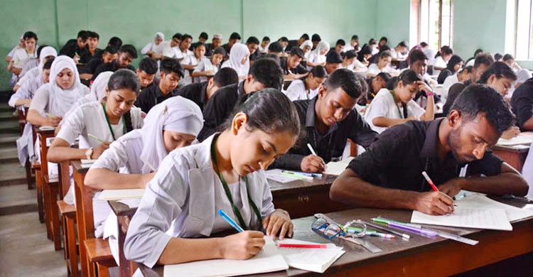 এইচএসসি পরীক্ষা শুরুর প্রস্তুতি নেবে শিক্ষা বোর্ড