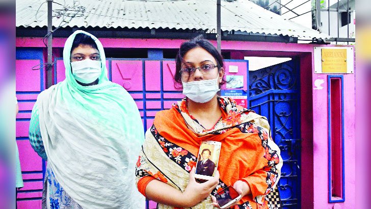 অবসরপ্রাপ্ত ক্যাপ্টেনকে দেখাশোনা করতে এসে সম্পত্তি দখল!