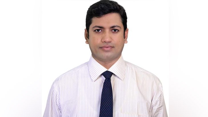 খেলোয়াড়দের পেটালেন ইউএনও