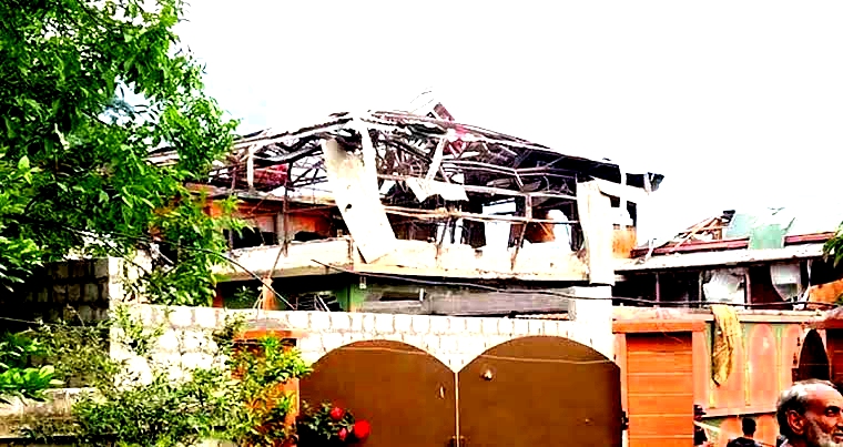 পাকিস্তানে দুই মসজিদসহ ২৪ স্থাপনায় হামলা চালিয়েছে ভারত