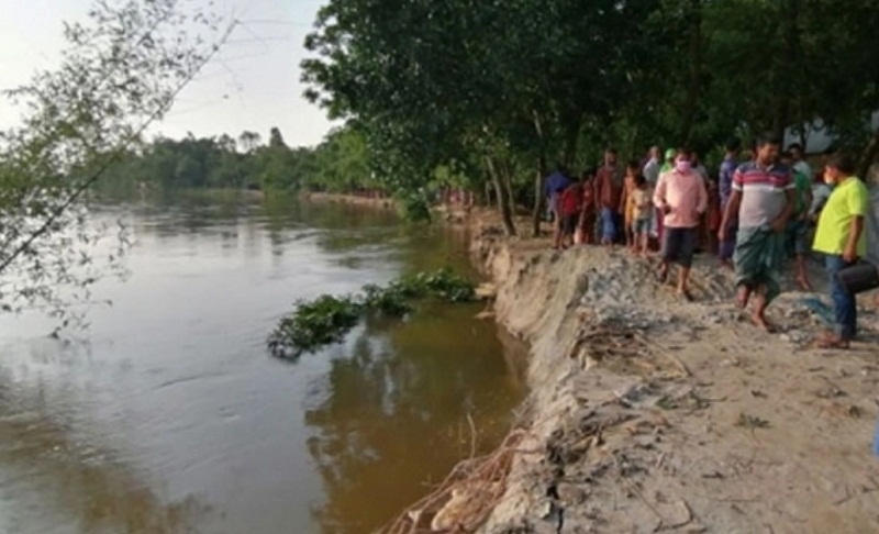 ভারত থেকে ভেসে এলো বিবস্ত্র লাশ