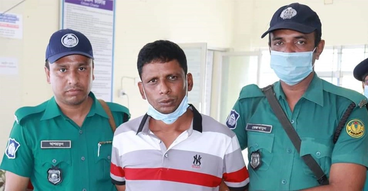 পত্রিকায় হারানো বিজ্ঞপ্তি দেখে এগিয়ে যেতেন ভুয়া ওসি